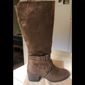 Women’s Brown Boot Size 9.5